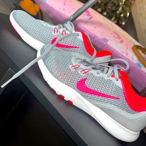 Nike Sneakers brand new